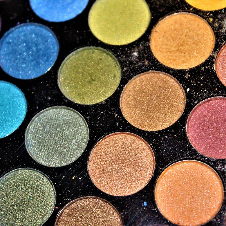The Allure of 8N Hair Colour in Luxury Cosmetics