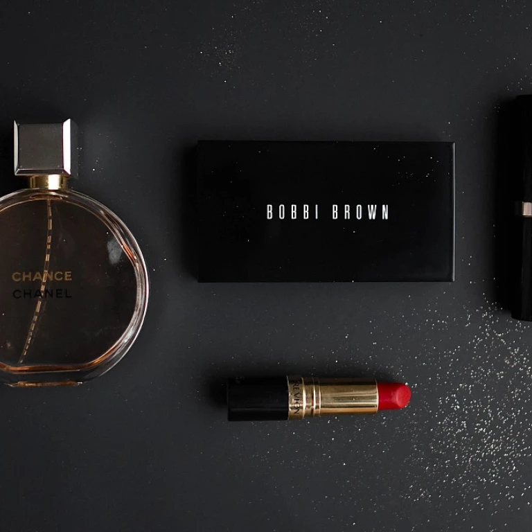 The Allure of Laure Perfume: A Luxurious Scent Experience