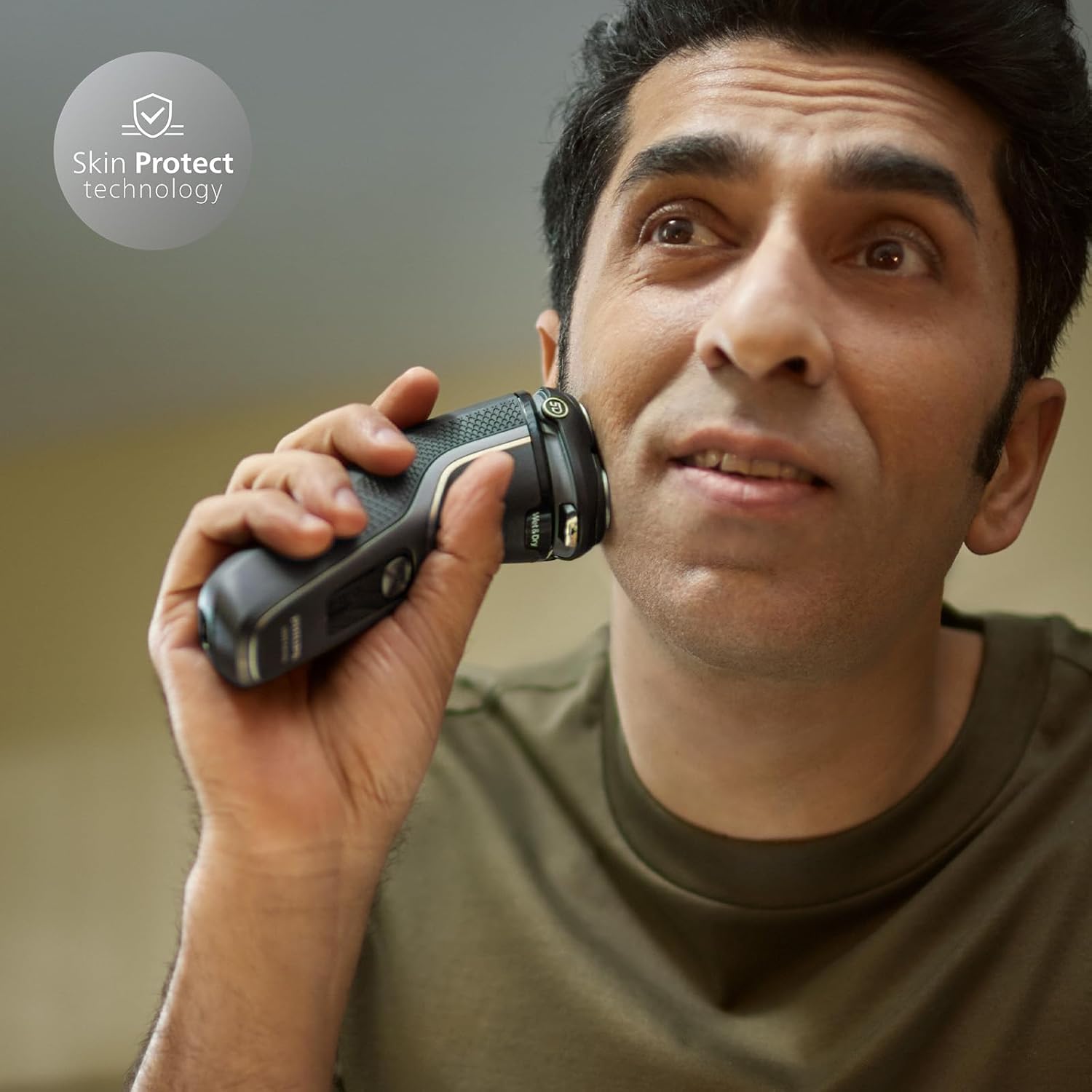 Philips Electric Shaver 3000 Series - Wet & Dry Electric Shaver for Men with SkinProtect Technology in Deep Black, Pop-up Beard Trimmer, Charging Stand, Travel Pouch (Model S3342/13) Schwarz inkl - Reisetasche & Ladestation